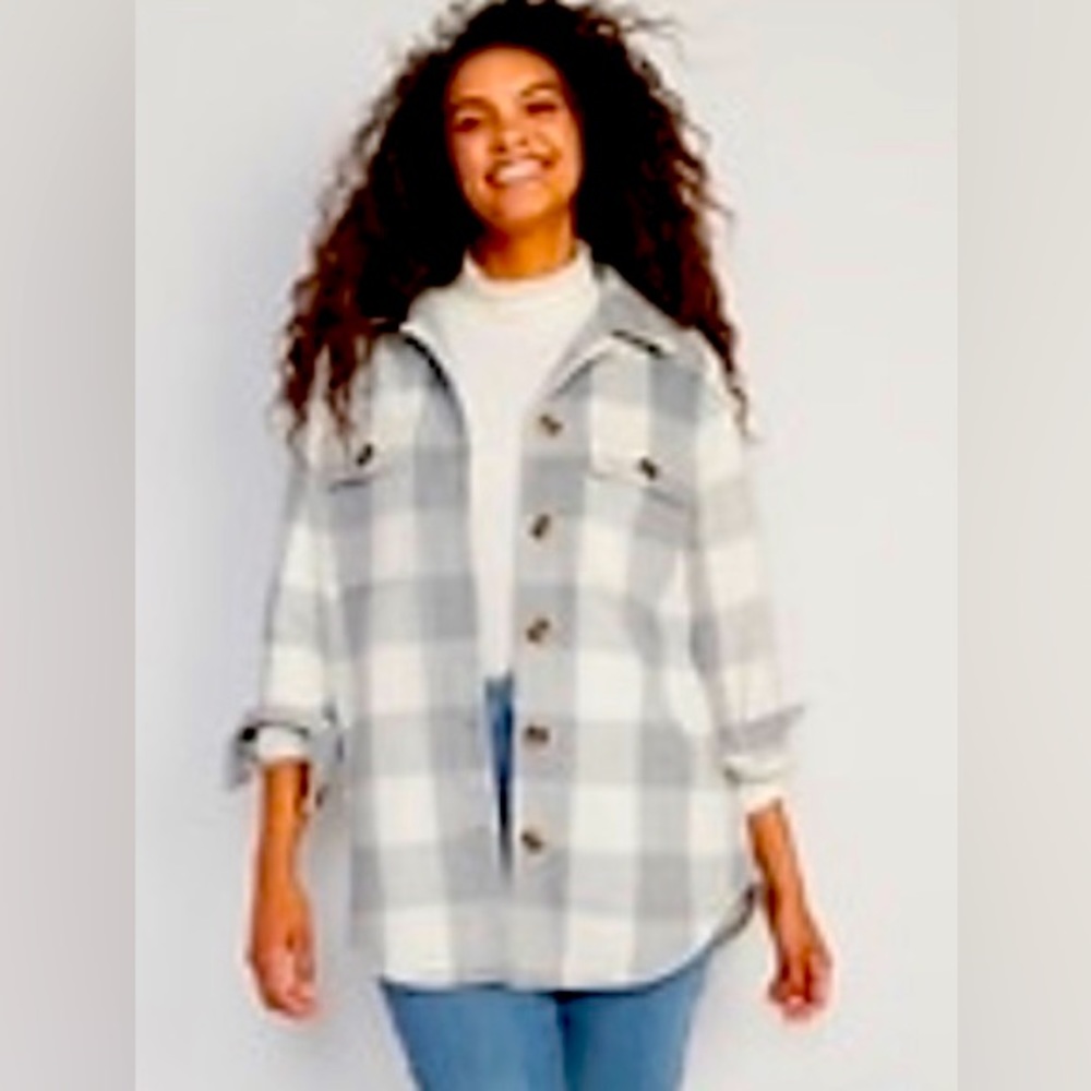 NWT Old Navy gray and white shacket
